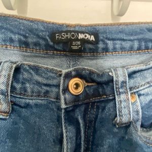 Fashion nova jeans.